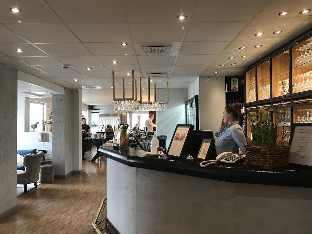 Mjoelby Stadshotell Экстерьер фото